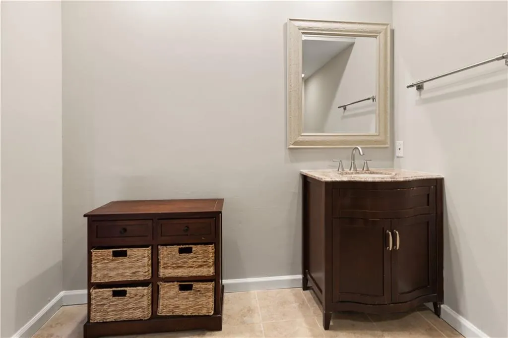 6851 Roswell Road Unit O28, Atlanta, Georgia 30328, 2 Bedrooms Bedrooms, ,2 BathroomsBathrooms,Residential,For Sale,6851 Roswell Road Unit O28,7642540