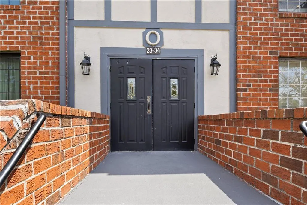 6851 Roswell Road Unit O28, Atlanta, Georgia 30328, 2 Bedrooms Bedrooms, ,2 BathroomsBathrooms,Residential,For Sale,6851 Roswell Road Unit O28,7642540