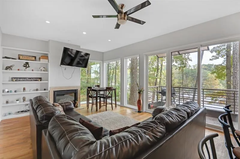 5724 Kayron Drive, Sandy Springs, Georgia 30328, 4 Bedrooms Bedrooms, ,2 BathroomsBathrooms,Residential,Sold,5724 Kayron Drive,6641884