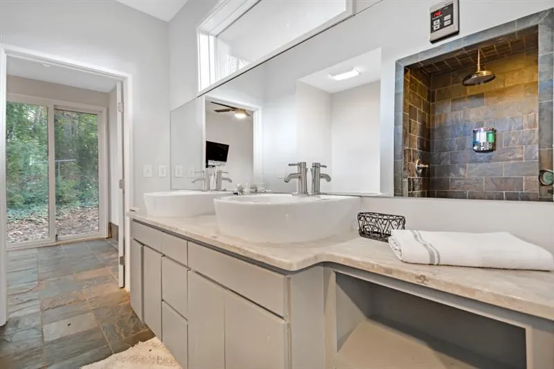 5724 Kayron Drive, Sandy Springs, Georgia 30328, 4 Bedrooms Bedrooms, ,2 BathroomsBathrooms,Residential,Sold,5724 Kayron Drive,6641884