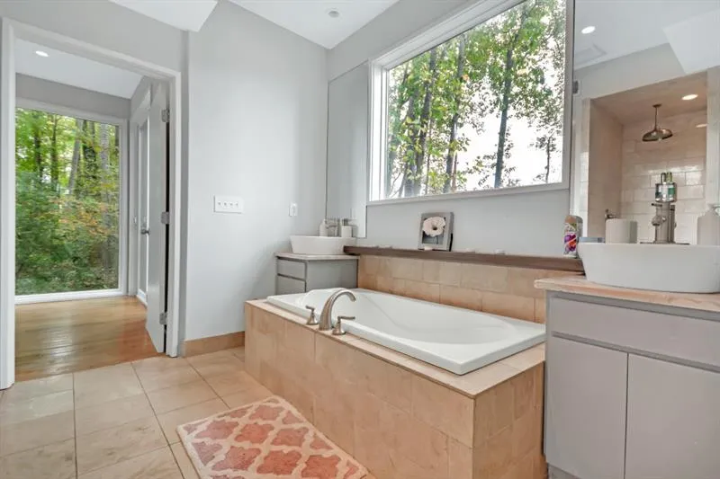 5724 Kayron Drive, Sandy Springs, Georgia 30328, 4 Bedrooms Bedrooms, ,2 BathroomsBathrooms,Residential,Sold,5724 Kayron Drive,6641884