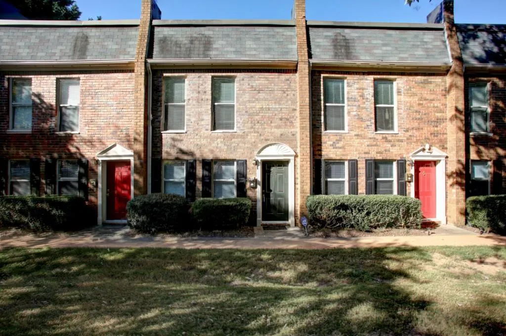 235 Winding River Drive Unit B, Sandy Springs, Georgia 30350, 2 Bedrooms Bedrooms, ,1 BathroomBathrooms,Residential,Sold,235 Winding River Drive Unit B,5917661