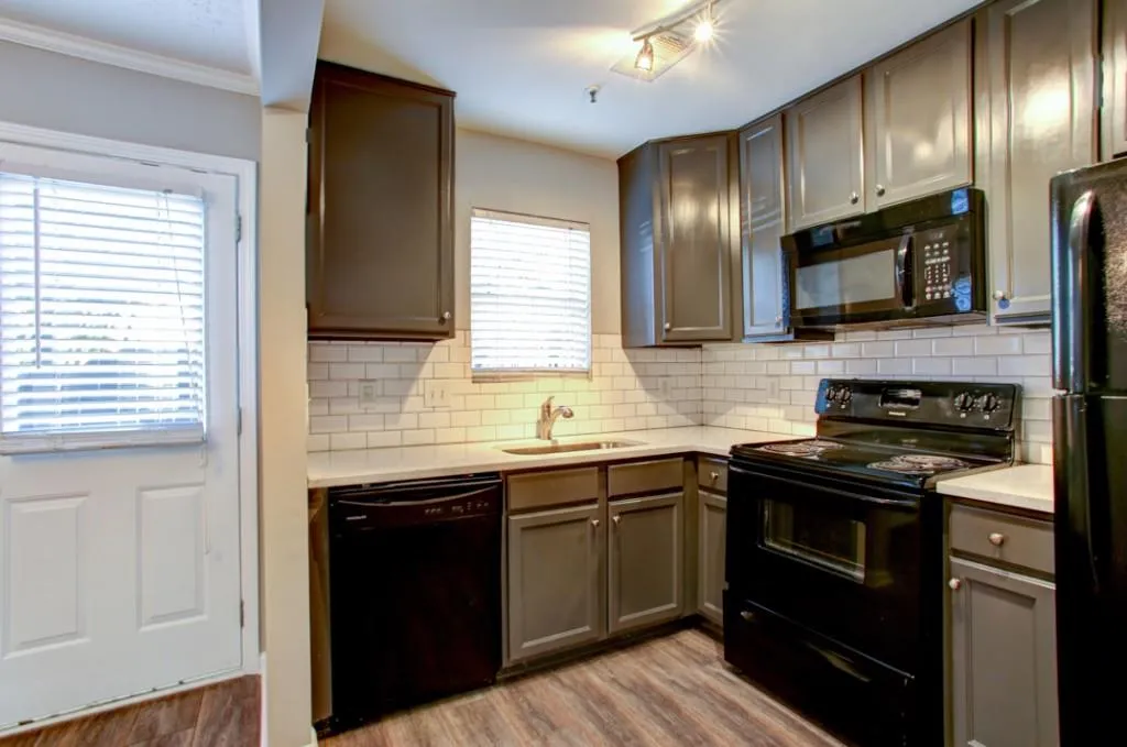 235 Winding River Drive Unit B, Sandy Springs, Georgia 30350, 2 Bedrooms Bedrooms, ,1 BathroomBathrooms,Residential,Sold,235 Winding River Drive Unit B,5917661