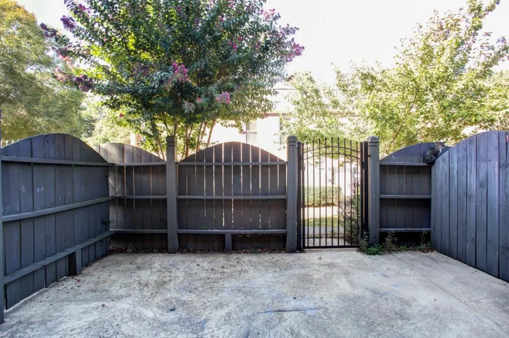 235 Winding River Drive Unit B, Sandy Springs, Georgia 30350, 2 Bedrooms Bedrooms, ,1 BathroomBathrooms,Residential,Sold,235 Winding River Drive Unit B,5917661