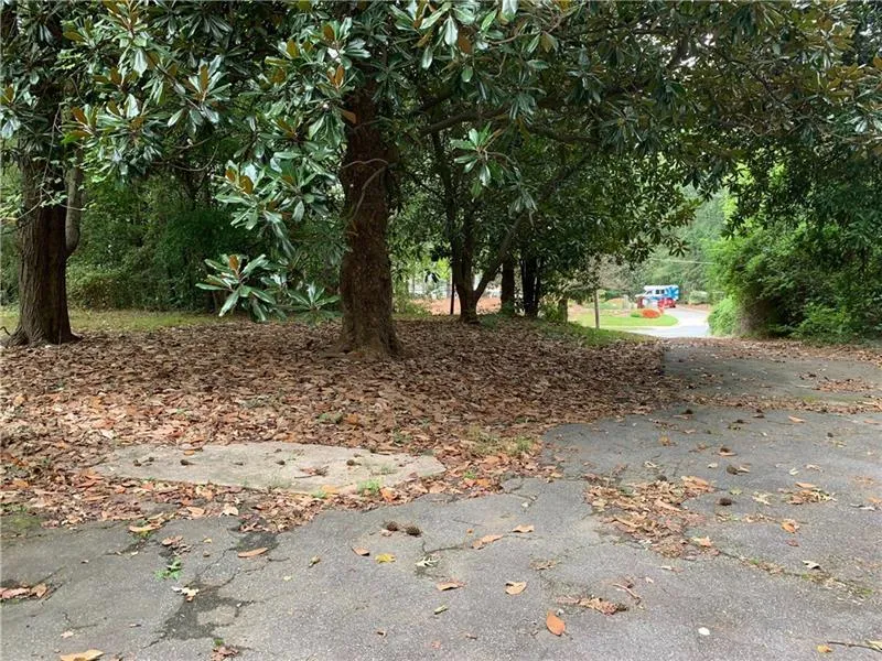 5757 Long Island Drive Nw, Atlanta, Georgia 30327, 3 Bedrooms Bedrooms, ,2 BathroomsBathrooms,Residential,Sold,5757 Long Island Drive Nw,6856100