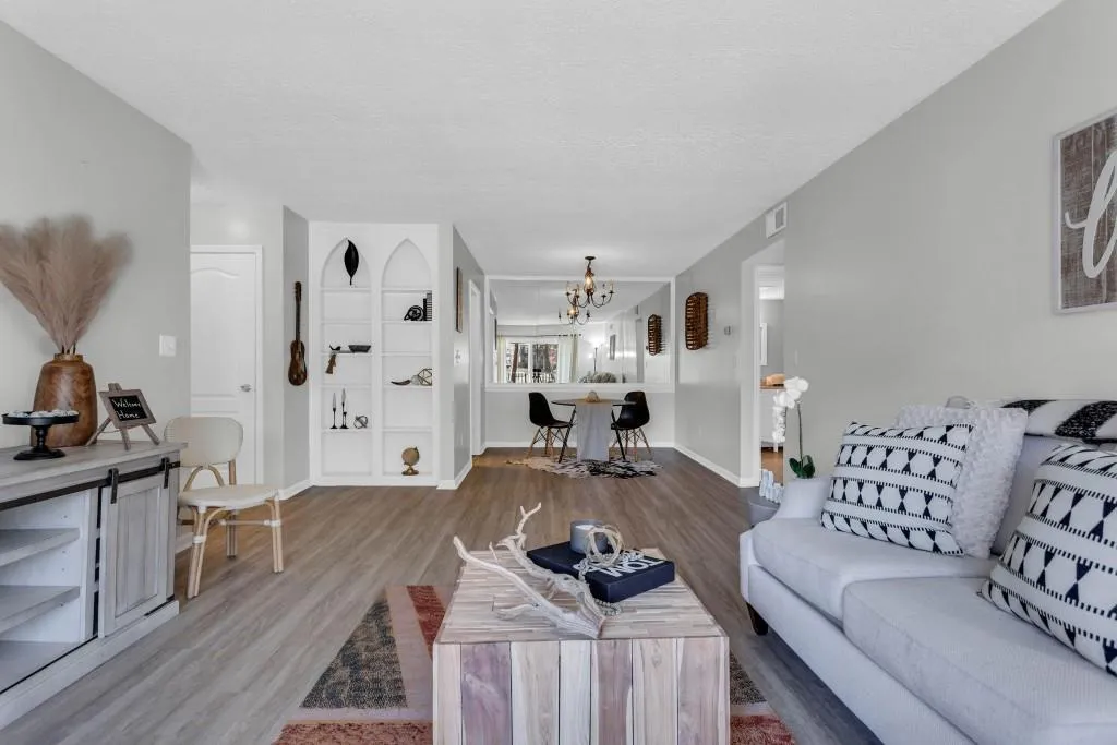 6851 Roswell Road Unit O-4, Sandy Springs, Georgia 30328, 1 Bedroom Bedrooms, ,1 BathroomBathrooms,Residential,Sold,6851 Roswell Road Unit O-4,7180961