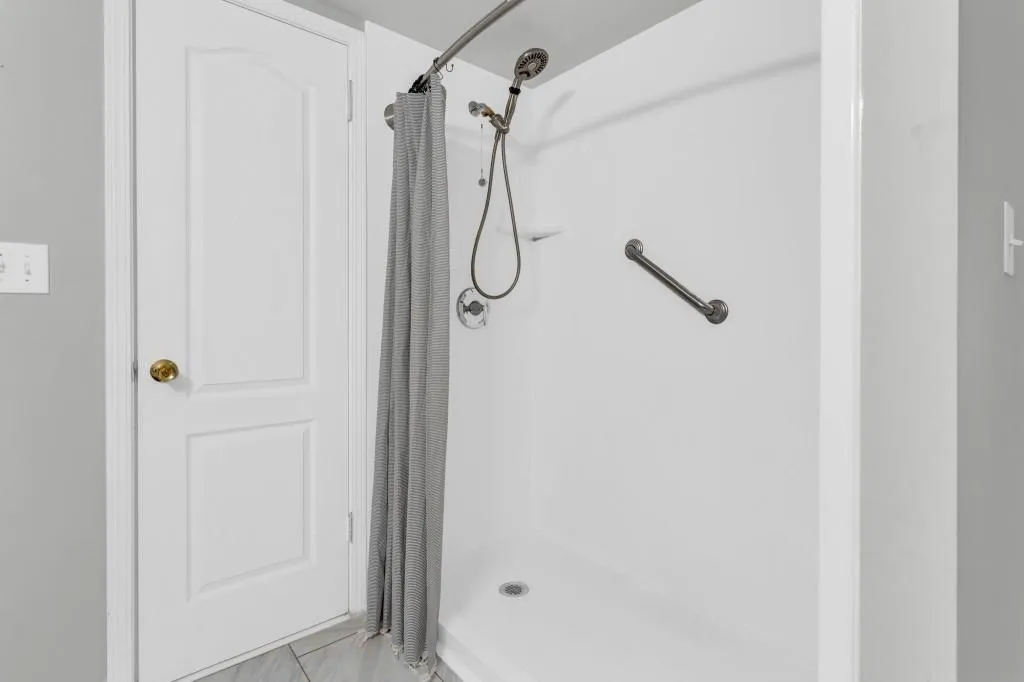 6851 Roswell Road Unit O-4, Sandy Springs, Georgia 30328, 1 Bedroom Bedrooms, ,1 BathroomBathrooms,Residential,Sold,6851 Roswell Road Unit O-4,7180961