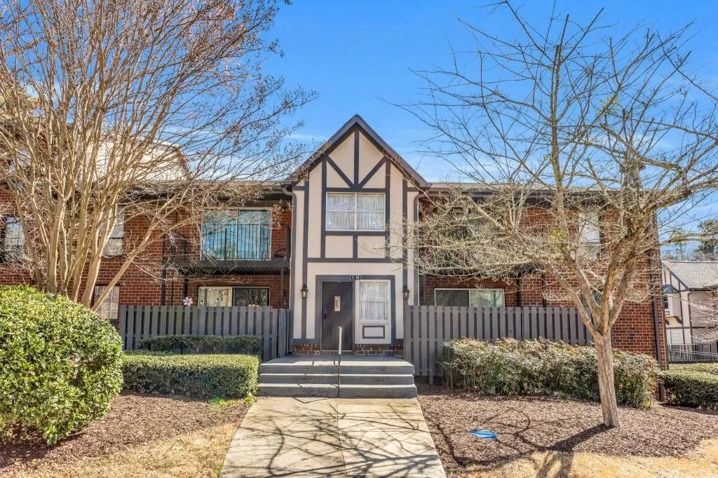 6851 Roswell Road Unit O-4, Sandy Springs, Georgia 30328, 1 Bedroom Bedrooms, ,1 BathroomBathrooms,Residential,Sold,6851 Roswell Road Unit O-4,7180961