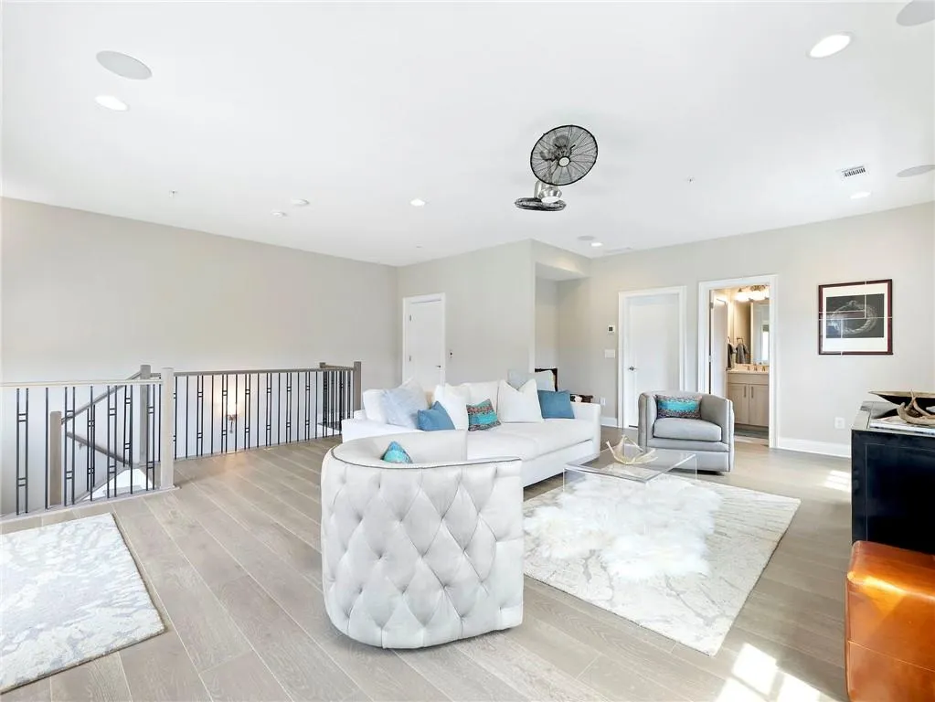 6410 Radiant Trace, Sandy Springs, Georgia 30328, 4 Bedrooms Bedrooms, ,4 BathroomsBathrooms,Residential,Sold,6410 Radiant Trace,7073808