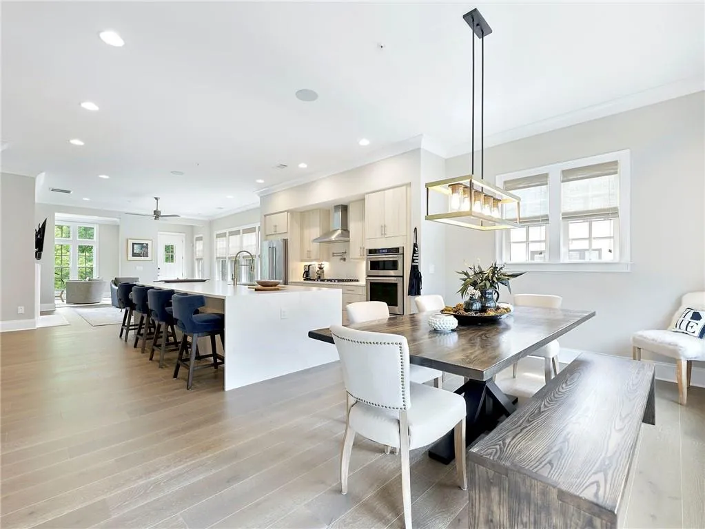 6410 Radiant Trace, Sandy Springs, Georgia 30328, 4 Bedrooms Bedrooms, ,4 BathroomsBathrooms,Residential,Sold,6410 Radiant Trace,7073808