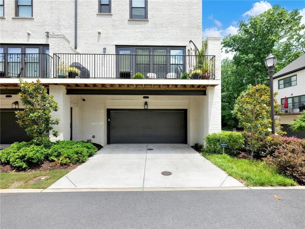 6410 Radiant Trace, Sandy Springs, Georgia 30328, 4 Bedrooms Bedrooms, ,4 BathroomsBathrooms,Residential,Sold,6410 Radiant Trace,7073808