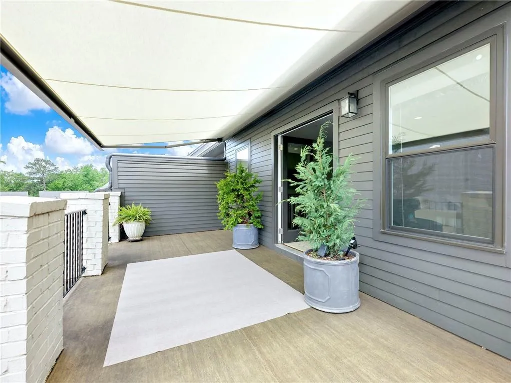 6410 Radiant Trace, Sandy Springs, Georgia 30328, 4 Bedrooms Bedrooms, ,4 BathroomsBathrooms,Residential,Sold,6410 Radiant Trace,7073808