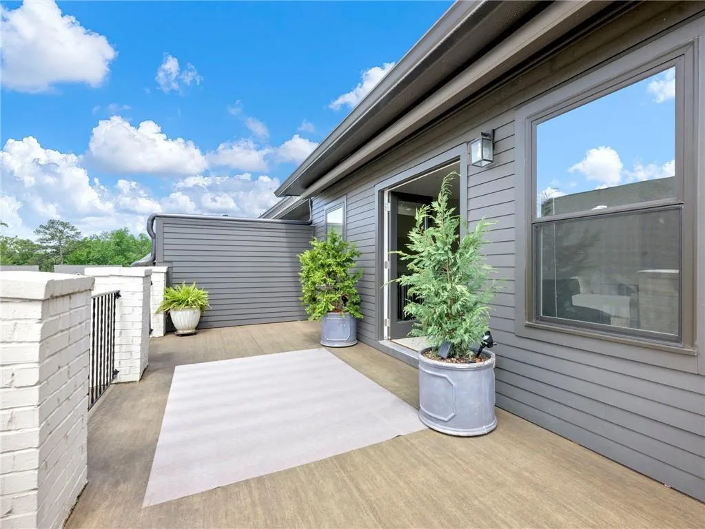 6410 Radiant Trace, Sandy Springs, Georgia 30328, 4 Bedrooms Bedrooms, ,4 BathroomsBathrooms,Residential,Sold,6410 Radiant Trace,7073808