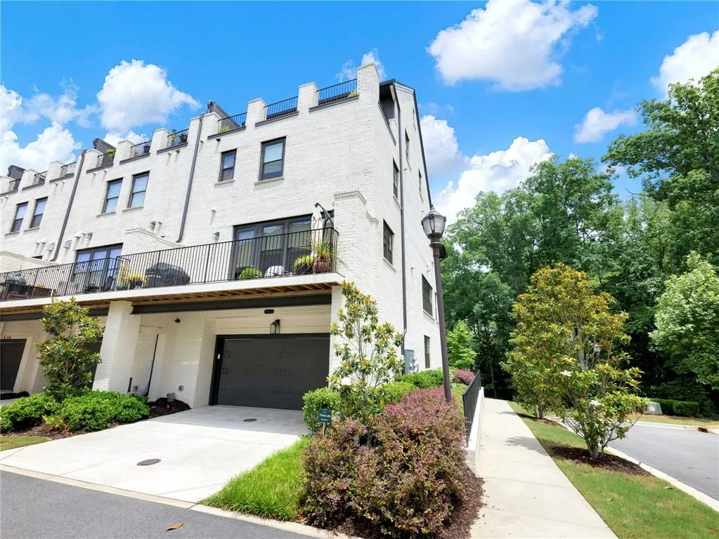 6410 Radiant Trace, Sandy Springs, Georgia 30328, 4 Bedrooms Bedrooms, ,4 BathroomsBathrooms,Residential,Sold,6410 Radiant Trace,7073808