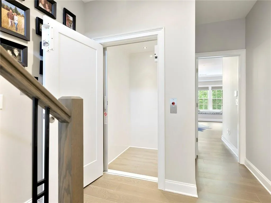 6410 Radiant Trace, Sandy Springs, Georgia 30328, 4 Bedrooms Bedrooms, ,4 BathroomsBathrooms,Residential,Sold,6410 Radiant Trace,7073808