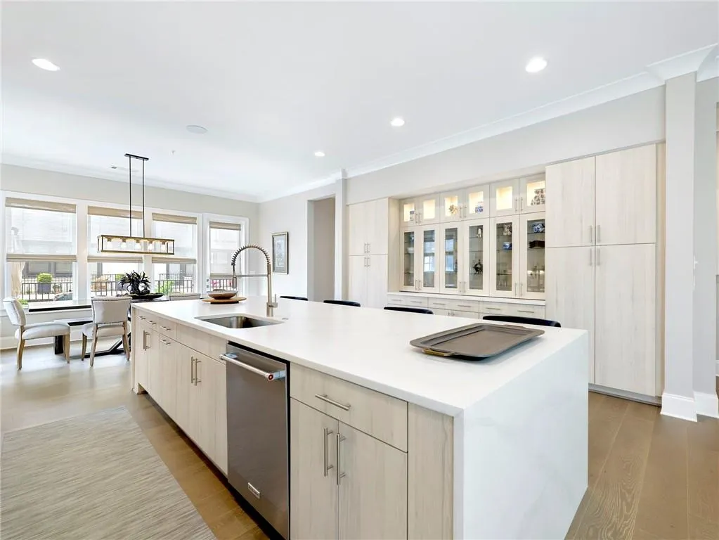 6410 Radiant Trace, Sandy Springs, Georgia 30328, 4 Bedrooms Bedrooms, ,4 BathroomsBathrooms,Residential,Sold,6410 Radiant Trace,7073808