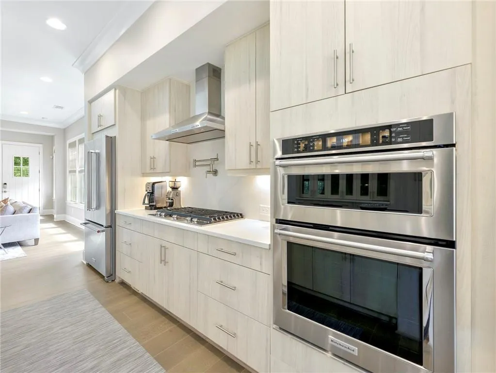 6410 Radiant Trace, Sandy Springs, Georgia 30328, 4 Bedrooms Bedrooms, ,4 BathroomsBathrooms,Residential,Sold,6410 Radiant Trace,7073808