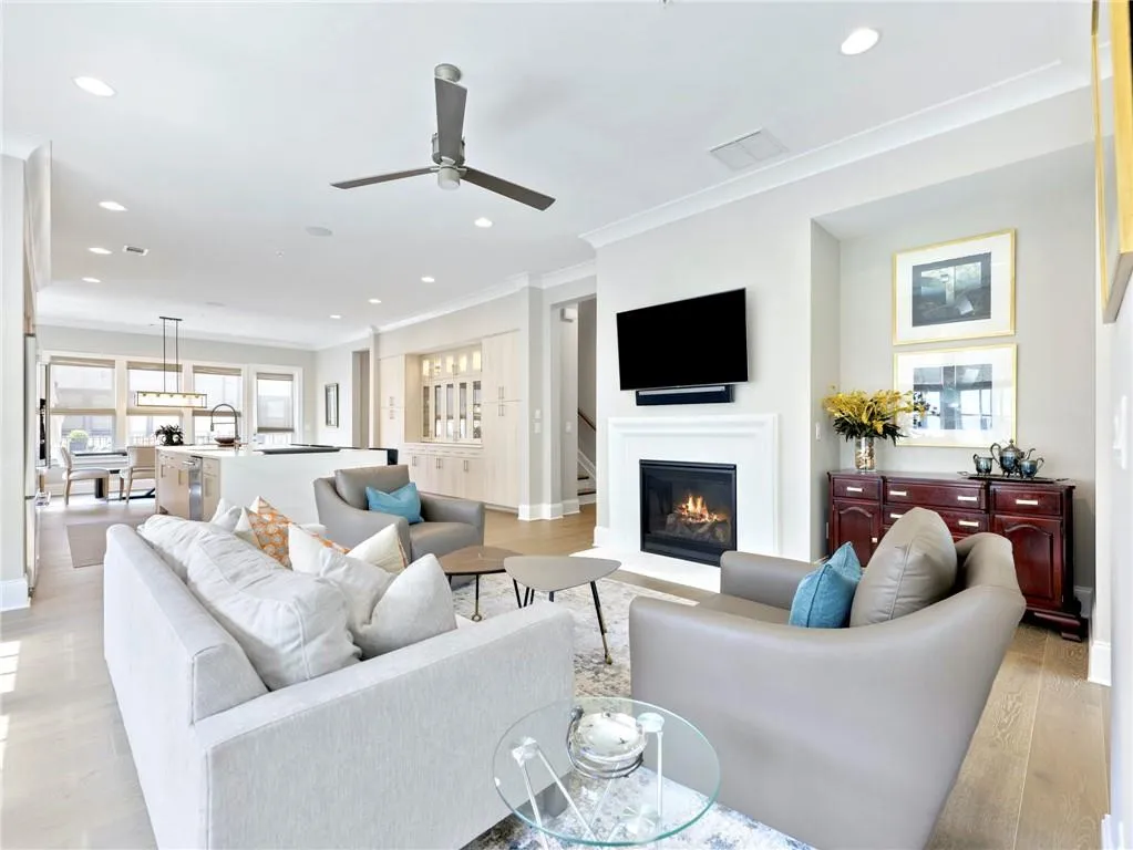 6410 Radiant Trace, Sandy Springs, Georgia 30328, 4 Bedrooms Bedrooms, ,4 BathroomsBathrooms,Residential,Sold,6410 Radiant Trace,7073808