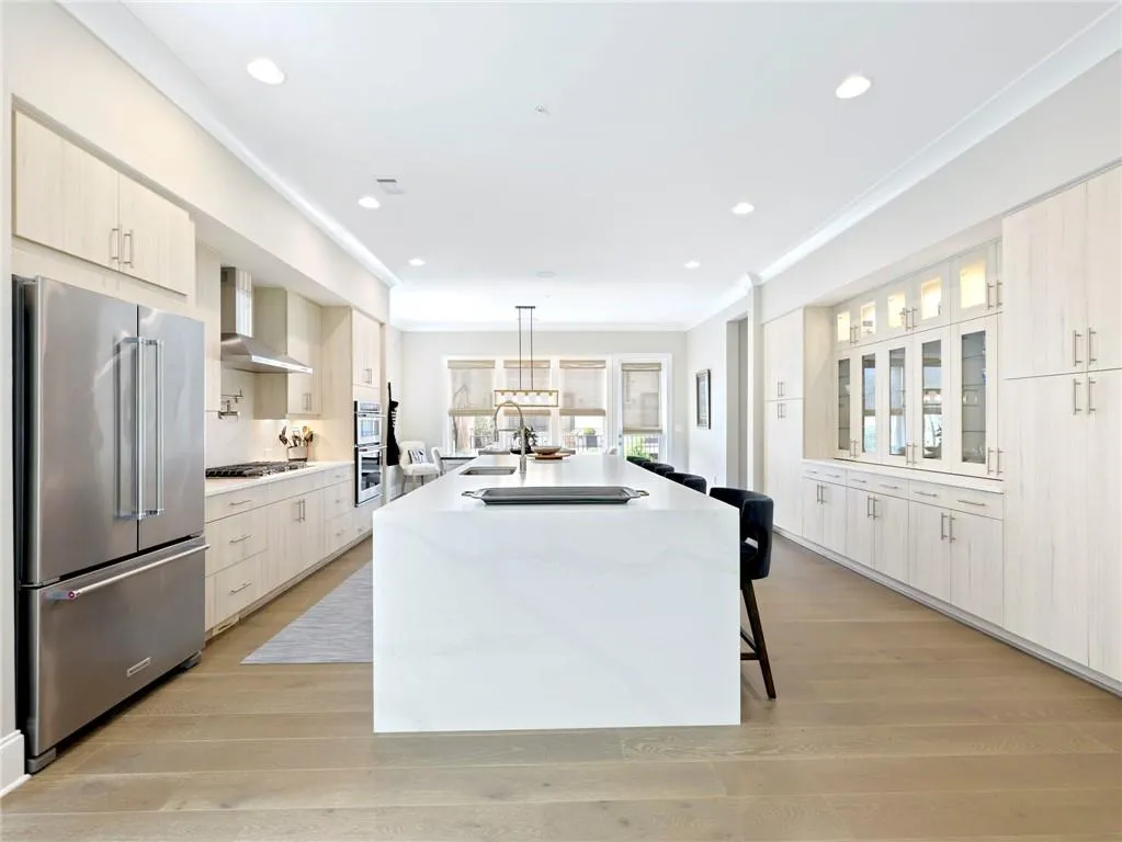 6410 Radiant Trace, Sandy Springs, Georgia 30328, 4 Bedrooms Bedrooms, ,4 BathroomsBathrooms,Residential,Sold,6410 Radiant Trace,7073808