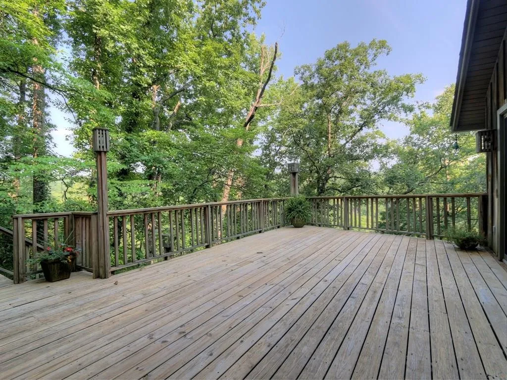 225 River North Drive, Sandy Springs, Georgia 30328, 6 Bedrooms Bedrooms, ,4 BathroomsBathrooms,Residential,Sold,225 River North Drive,5930761