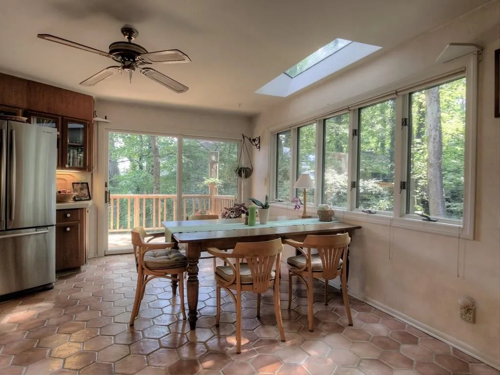225 River North Drive, Sandy Springs, Georgia 30328, 6 Bedrooms Bedrooms, ,4 BathroomsBathrooms,Residential,Sold,225 River North Drive,5930761