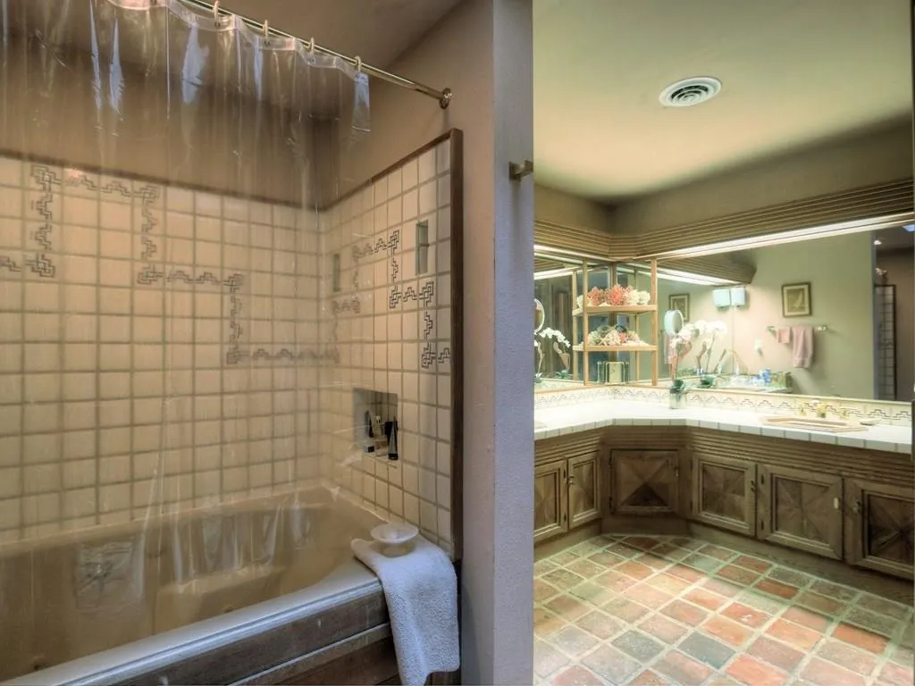 225 River North Drive, Sandy Springs, Georgia 30328, 6 Bedrooms Bedrooms, ,4 BathroomsBathrooms,Residential,Sold,225 River North Drive,5930761
