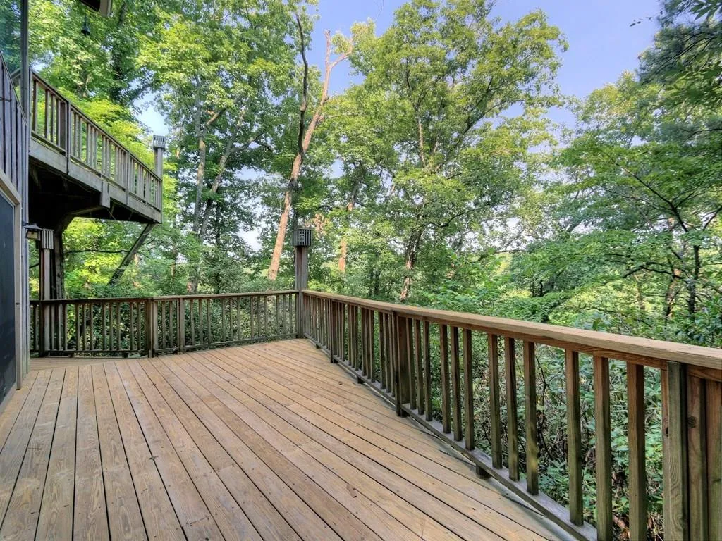 225 River North Drive, Sandy Springs, Georgia 30328, 6 Bedrooms Bedrooms, ,4 BathroomsBathrooms,Residential,Sold,225 River North Drive,5930761