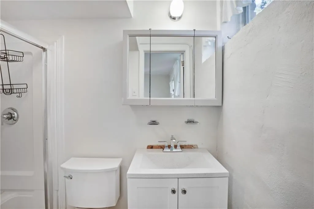 Bathroom on Terrace Level Bathroom on Terrace Level