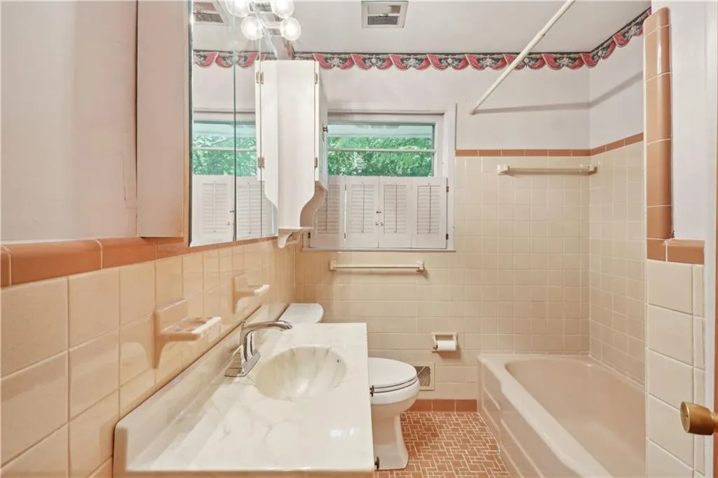 493 Lorell Terrace, Atlanta, Georgia 30328, 4 Bedrooms Bedrooms, ,3 BathroomsBathrooms,Residential,Sold,493 Lorell Terrace,7403728 493 Lorell Terrace, Atlanta, Georgia 30328, 4 Bedrooms Bedrooms, ,3 BathroomsBathrooms,Residential,Sold,493 Lorell Terrace,7403728