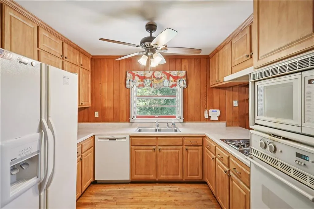 493 Lorell Terrace, Atlanta, Georgia 30328, 4 Bedrooms Bedrooms, ,3 BathroomsBathrooms,Residential,Sold,493 Lorell Terrace,7403728 493 Lorell Terrace, Atlanta, Georgia 30328, 4 Bedrooms Bedrooms, ,3 BathroomsBathrooms,Residential,Sold,493 Lorell Terrace,7403728