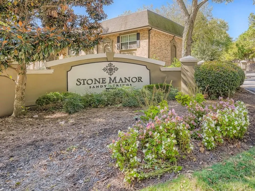 6980 Roswell Road Unit P4, Sandy Springs, Georgia 30328, 1 Bedroom Bedrooms, ,1 BathroomBathrooms,Residential,Sold,6980 Roswell Road Unit P4,7130548