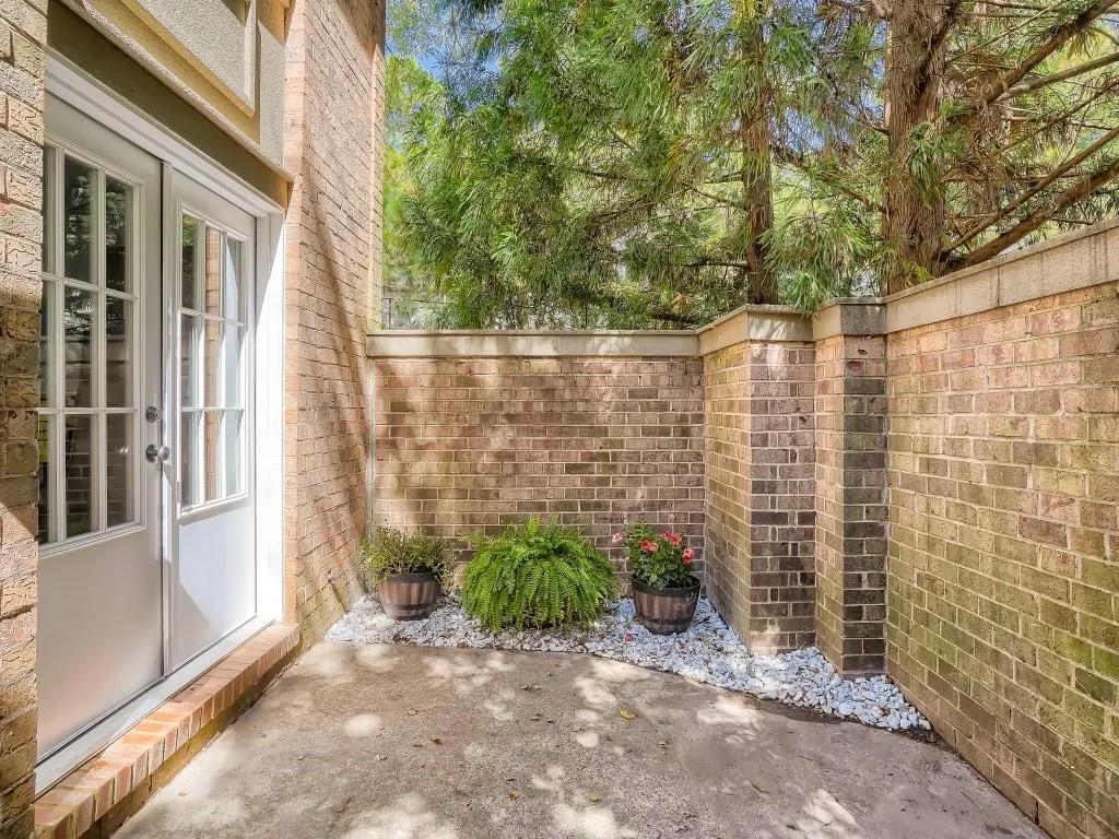 6980 Roswell Road Unit P4, Sandy Springs, Georgia 30328, 1 Bedroom Bedrooms, ,1 BathroomBathrooms,Residential,Sold,6980 Roswell Road Unit P4,7130548