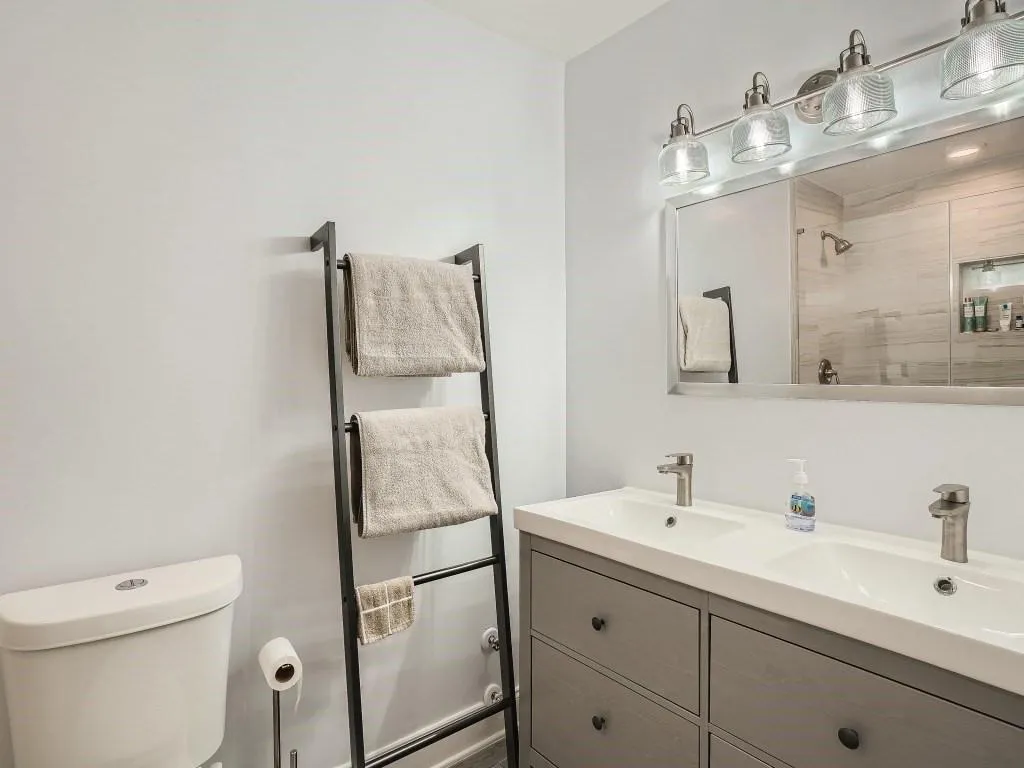 6980 Roswell Road Unit P4, Sandy Springs, Georgia 30328, 1 Bedroom Bedrooms, ,1 BathroomBathrooms,Residential,Sold,6980 Roswell Road Unit P4,7130548