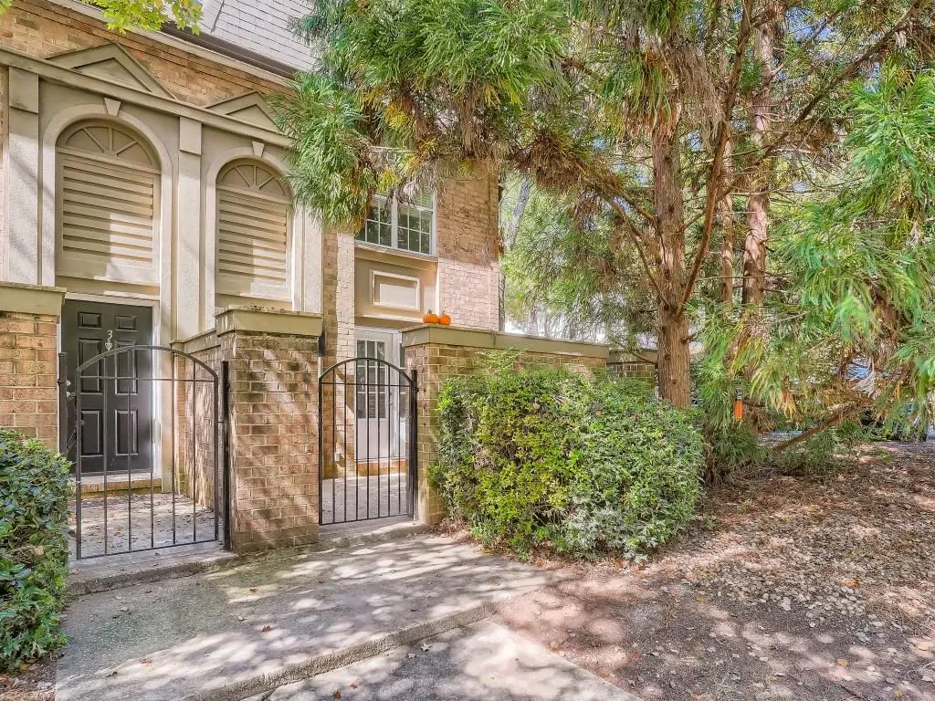 6980 Roswell Road Unit P4, Sandy Springs, Georgia 30328, 1 Bedroom Bedrooms, ,1 BathroomBathrooms,Residential,Sold,6980 Roswell Road Unit P4,7130548