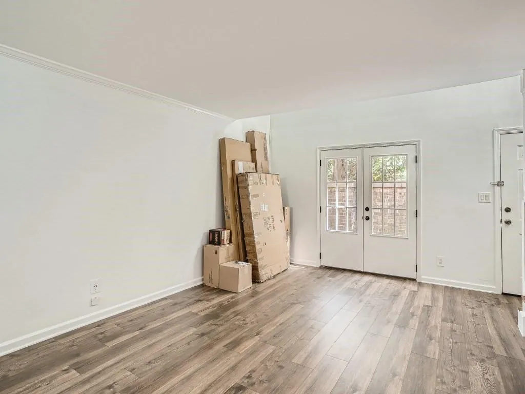 6980 Roswell Road Unit P4, Sandy Springs, Georgia 30328, 1 Bedroom Bedrooms, ,1 BathroomBathrooms,Residential,Sold,6980 Roswell Road Unit P4,7130548