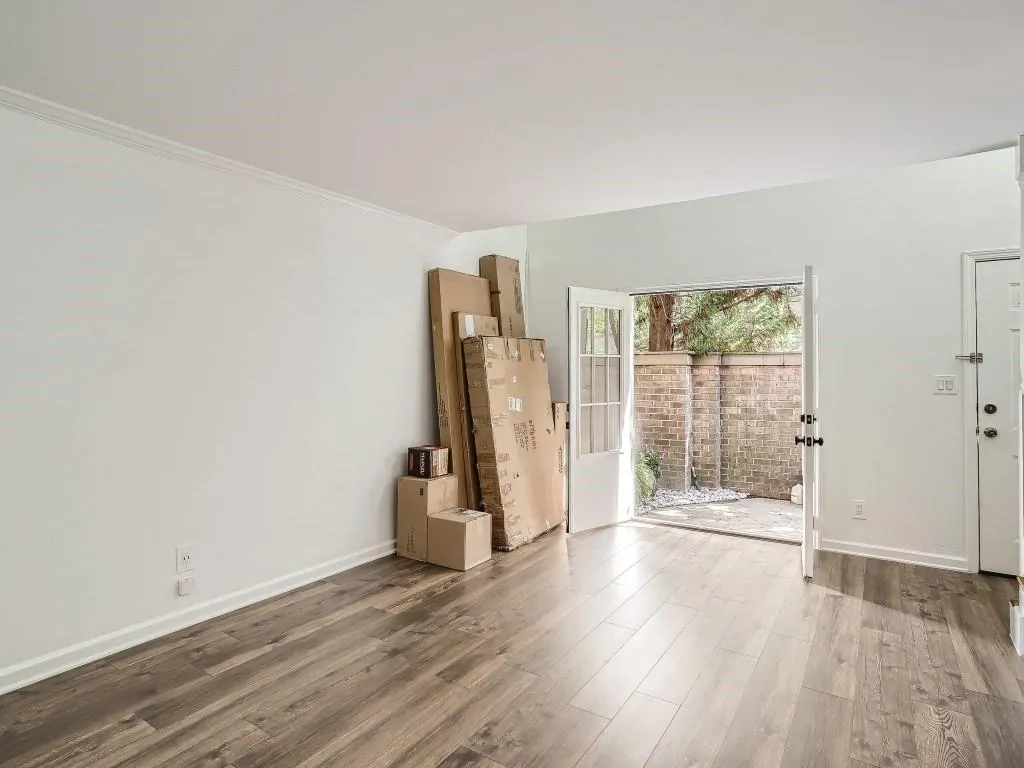 6980 Roswell Road Unit P4, Sandy Springs, Georgia 30328, 1 Bedroom Bedrooms, ,1 BathroomBathrooms,Residential,Sold,6980 Roswell Road Unit P4,7130548