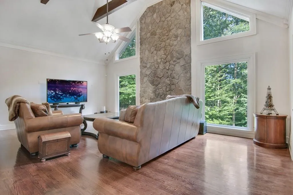 305 Skyridge Drive, Sandy Springs, Georgia 30350, 5 Bedrooms Bedrooms, ,3 BathroomsBathrooms,Residential,Sold,305 Skyridge Drive,6107487