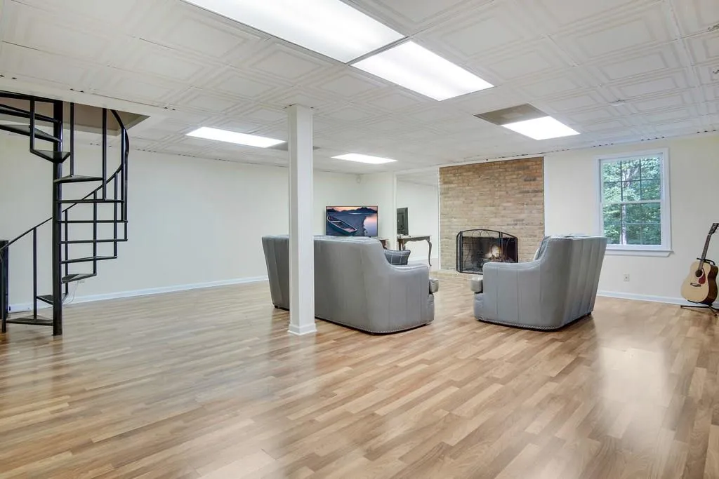 305 Skyridge Drive, Sandy Springs, Georgia 30350, 5 Bedrooms Bedrooms, ,3 BathroomsBathrooms,Residential,Sold,305 Skyridge Drive,6107487