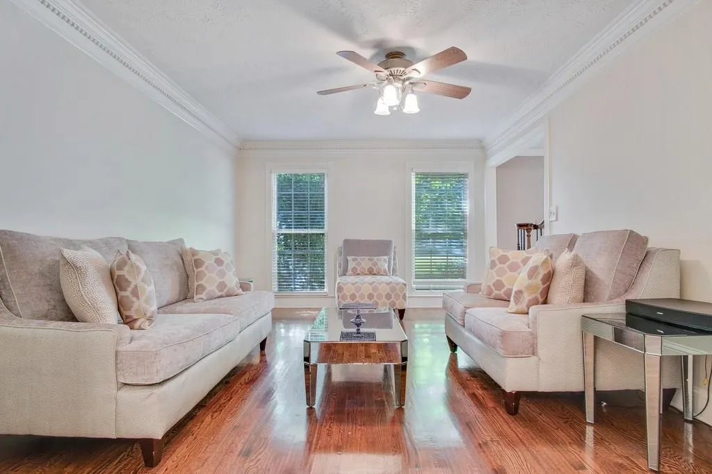 305 Skyridge Drive, Sandy Springs, Georgia 30350, 5 Bedrooms Bedrooms, ,3 BathroomsBathrooms,Residential,Sold,305 Skyridge Drive,6107487