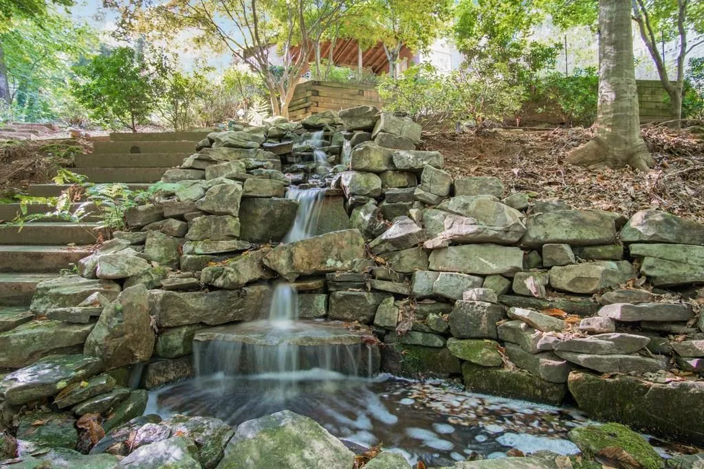 305 Skyridge Drive, Sandy Springs, Georgia 30350, 5 Bedrooms Bedrooms, ,3 BathroomsBathrooms,Residential,Sold,305 Skyridge Drive,6107487