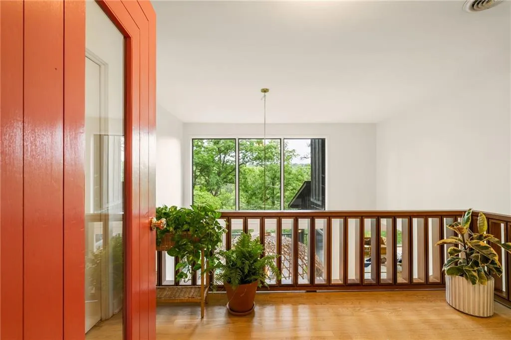 225 River North Drive, Atlanta, Georgia 30328, 5 Bedrooms Bedrooms, ,4 BathroomsBathrooms,Residential,For Sale,225 River North Drive,7762117
