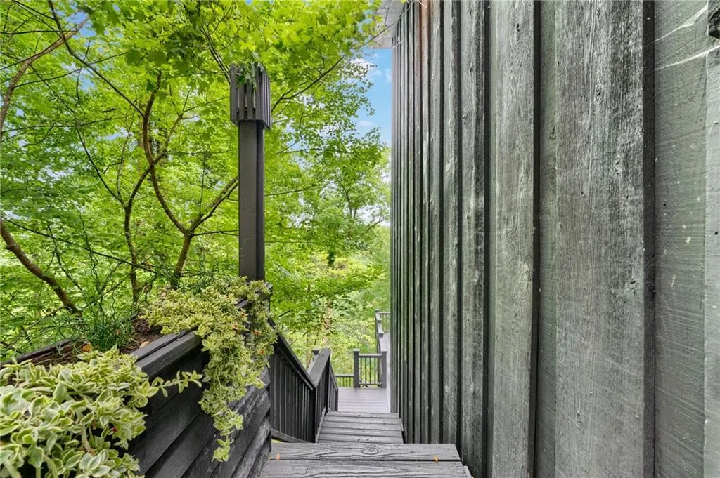 225 River North Drive, Atlanta, Georgia 30328, 5 Bedrooms Bedrooms, ,4 BathroomsBathrooms,Residential,For Sale,225 River North Drive,7762117