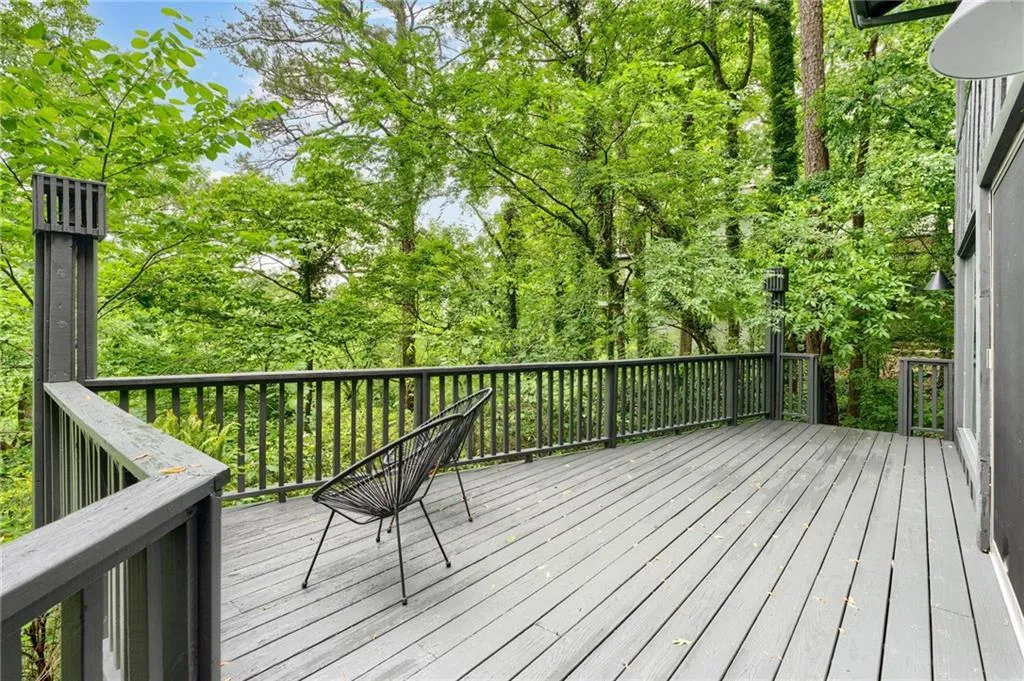 225 River North Drive, Atlanta, Georgia 30328, 5 Bedrooms Bedrooms, ,4 BathroomsBathrooms,Residential,For Sale,225 River North Drive,7762117