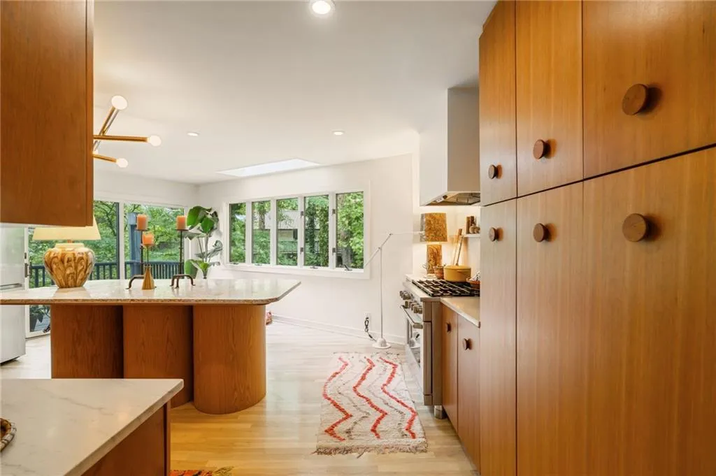 225 River North Drive, Atlanta, Georgia 30328, 5 Bedrooms Bedrooms, ,4 BathroomsBathrooms,Residential,For Sale,225 River North Drive,7762117