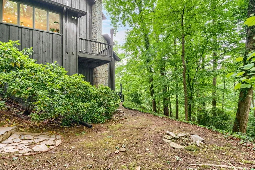 225 River North Drive, Atlanta, Georgia 30328, 5 Bedrooms Bedrooms, ,4 BathroomsBathrooms,Residential,For Sale,225 River North Drive,7762117