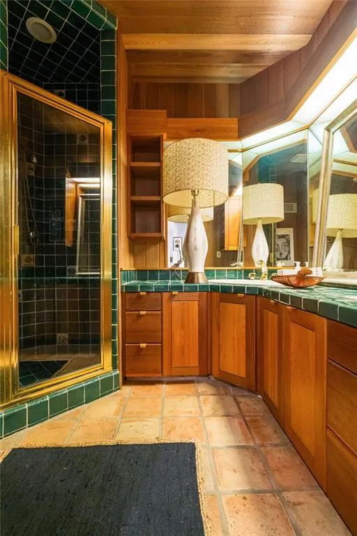 225 River North Drive, Atlanta, Georgia 30328, 5 Bedrooms Bedrooms, ,4 BathroomsBathrooms,Residential,For Sale,225 River North Drive,7762117