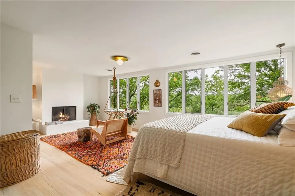 225 River North Drive, Atlanta, Georgia 30328, 5 Bedrooms Bedrooms, ,4 BathroomsBathrooms,Residential,For Sale,225 River North Drive,7762117