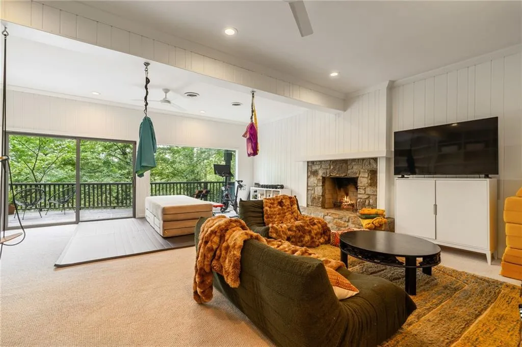 225 River North Drive, Atlanta, Georgia 30328, 5 Bedrooms Bedrooms, ,4 BathroomsBathrooms,Residential,For Sale,225 River North Drive,7762117