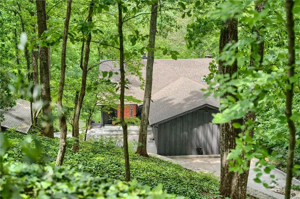 225 River North Drive, Atlanta, Georgia 30328, 5 Bedrooms Bedrooms, ,4 BathroomsBathrooms,Residential,For Sale,225 River North Drive,7762117
