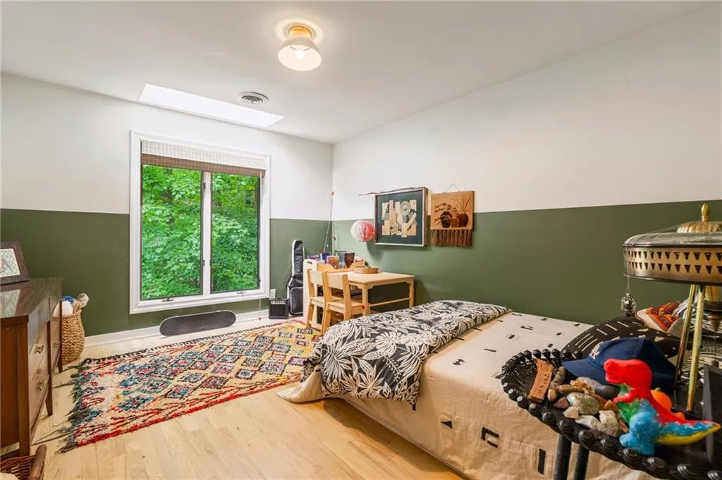225 River North Drive, Atlanta, Georgia 30328, 5 Bedrooms Bedrooms, ,4 BathroomsBathrooms,Residential,For Sale,225 River North Drive,7762117